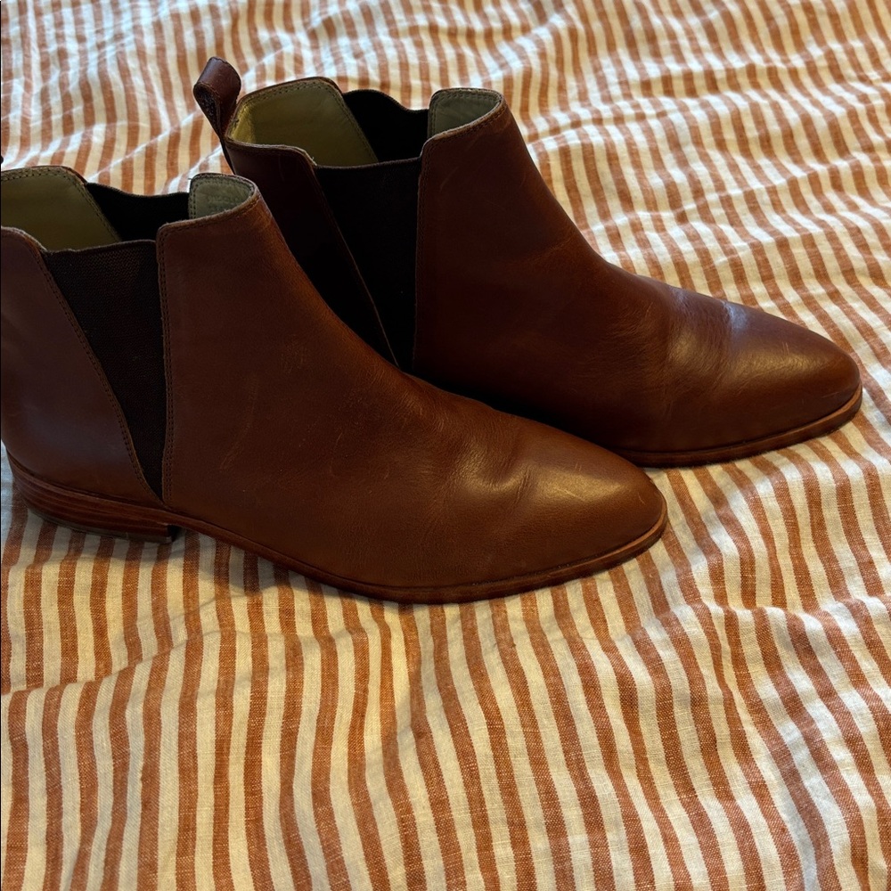 Nisolo Everyday Chelsea Boots in Brandy 9.5 S36